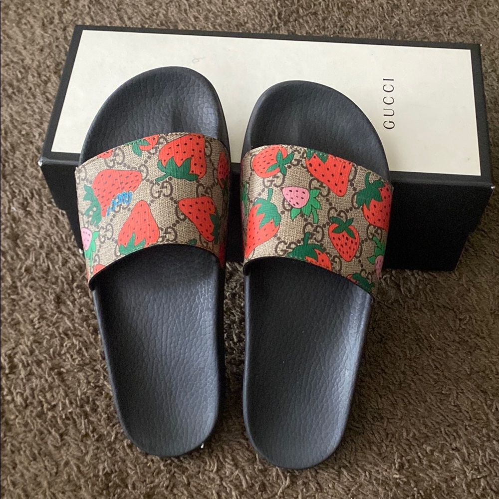 Gucci Strawberry Print Slides
